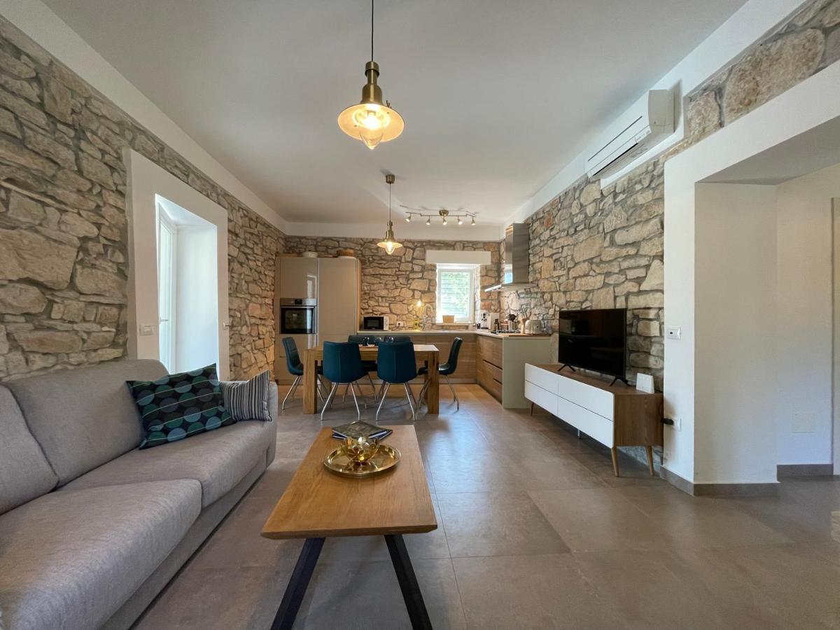 Villa Berto Nedeščina Екстериор снимка