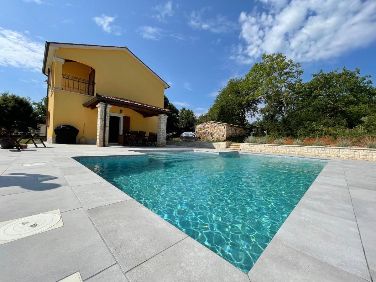 Villa Berto Nedeščina Екстериор снимка