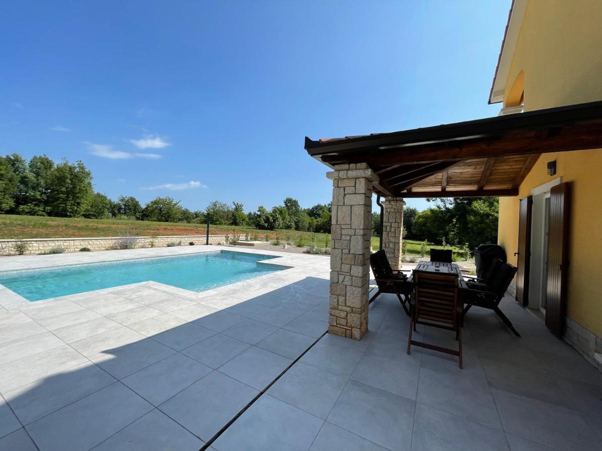 Villa Berto Nedeščina Екстериор снимка