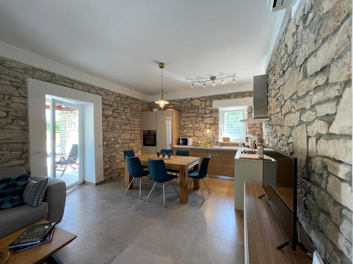 Villa Berto Nedeščina Екстериор снимка